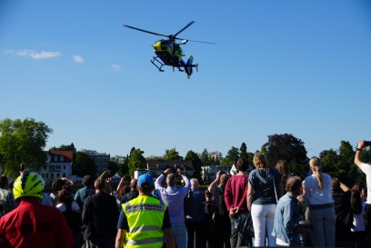 Lindau: Wasserrettungsvorfuehrung mit #rettungshubschrauber in Lindau am Bodensee