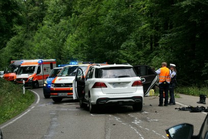 Steinenbronn: Motorradfahrer nach Unfall in Lebensgefahr