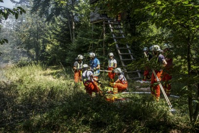 Leonberg-Warmbronn: Ziviler Hubschrauber entdeckt Rauchentwicklung im Wald