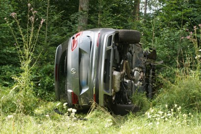 Herrnberg-Jettingen : PKW kommt von der Fahrbahn ab -Polizei sucht Zeugen 