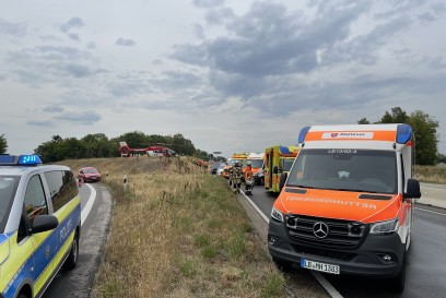 Korntal: schwerer Verkehrsunfall auf der B 10 fordert 6 verletzte