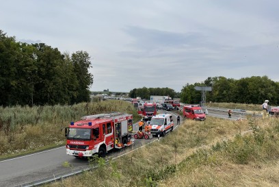 Korntal: schwerer Verkehrsunfall auf der B 10 fordert 6 verletzte
