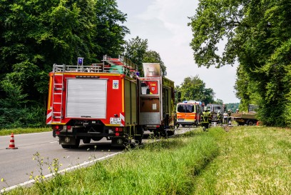 Baltmannsweiler: Transporter kommt von Fahrbahn ab