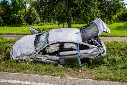 Denkendorf: Von der Fahrbahn abgekommen