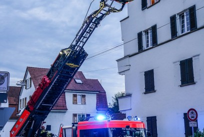 Esslingen: Feuerwehr weckt schlafende Person - Essen auf Herd