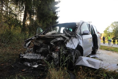 Donstetten: B28 Toedlicher Verkehrsunfall mehrere Schwerverletzte 