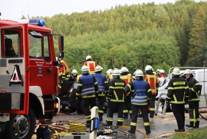 Donstetten: B28 Toedlicher Verkehrsunfall mehrere Schwerverletzte 