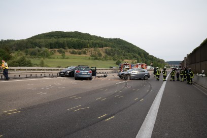Gruibingen: BAB8 fahrtrichtung Muenchen Verkehrsunfall mit 3 PKW Rettungshubschrauber im Einsatz