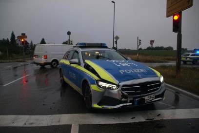 Nufringen : Streifenwagen auf Einsatzfahrt in Unfall verwickelt