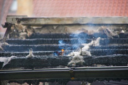 Nuertingen-Reudern: Holzschuppen im Vollbrand
