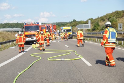Gaertringen:BMW brennt vollstaendig aus 