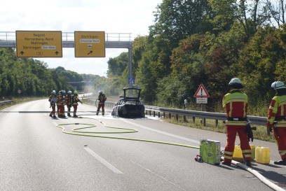 Gaertringen:BMW brennt vollstaendig aus 