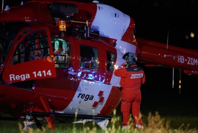 Bissingen Teck: Jugendlicher Radfahrer verunglueckt  - Rettungshubschrauber aus der Schweiz im Einsatz