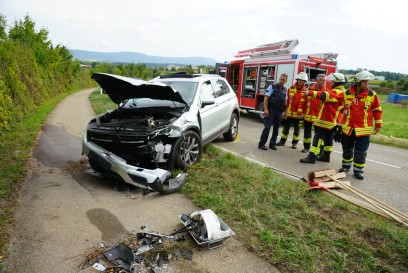 Wangen: Elektrofahrzeug kommt in Gegenverkehr - Zwei schwerstverletzte