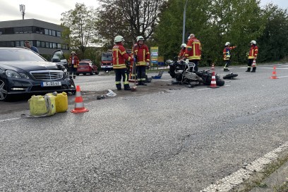 Leinfelden-Echterdingen: Zwei Verletzte bei Verkehrsunfall - Zeugenaufruf