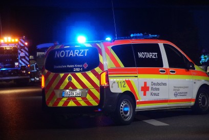 Boeblingen: Pannenfahrzeug loest schweren Unfall aus