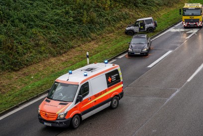 Plochingen: Schwerer Auffahrunfall auf der B10 fordert Verletzte