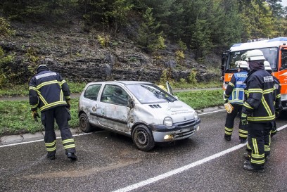 Sindelfingen-Darmsheim: PKW landet nach Unfall auf der Beifahrerseite - PKW war gestohlen
