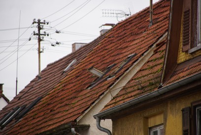Nuertingen: Rauch aus Fenster ruft Feuerwehr auf den Plan