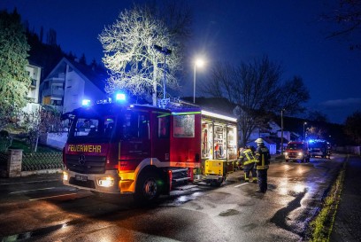 Plochingen: Zimmerbrand in Mehrfamilienhaus fordert zwei Verletzte