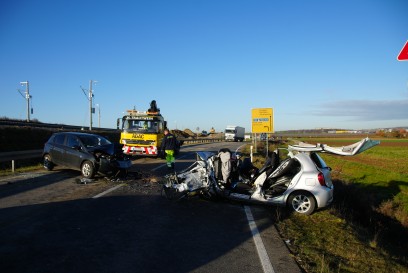 Ostfildern: Zwei Schwerverletze bei Unfall mit Gegenverkehr