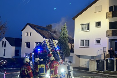 Brand eines Anbaues eines Mehrfamilienhauses