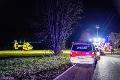 Neuhausen a.d. Fildern: Fuenf schwerverletzte nach folgenschwerem Auffahrunfall – Rettungshubschrauber im Einsatz - Katze und Hund in den Autos