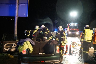 Uhingen: Vorfahrt missachtet - Zwei Verletzte, teils schwer