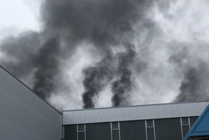 Goeppingen: Wohnmobil brennt in einer Werkstatt in Ursenwang