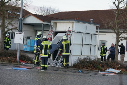 Kirchheim Nabern: Geldautomat gesprengt- Feuerwehr im Einsatz