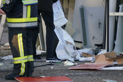 Kirchheim Nabern: Geldautomat gesprengt- Feuerwehr im Einsatz