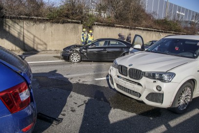Sindelfingen: Auffahrunfall auf der A81 sorgt fuer Chaos - mehrere Verletzte