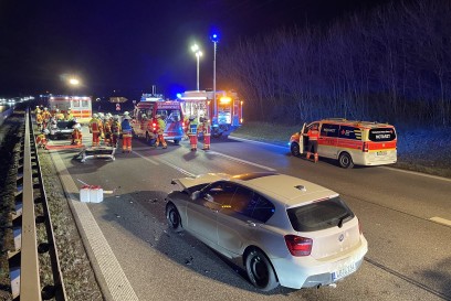 Leinfelden-Echterdingen: Auffahrunfall auf B27 fuehrt zu Vollsperrung richtung Stuttgart