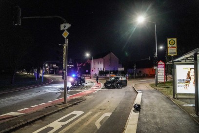 Goeppingen-Bartenbach: Hund lenkt Fahrer ab - Pkw kracht in Gegenverkehr