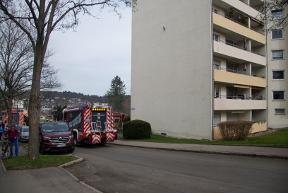 Sindelfingen: Brand auf Hochhausdach loesst Grosseinsatz aus
