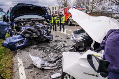 Schlierbach/B297: Frontalzusammenstoss fordert mehrere Verletzte
