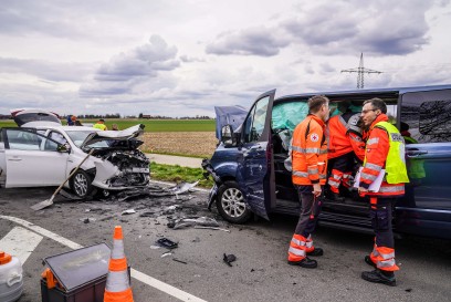 Schlierbach/B297: Frontalzusammenstoss fordert mehrere Verletzte