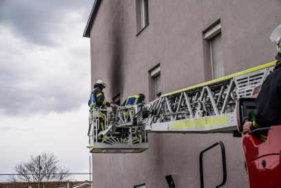 EXKLUSIVBILDER! Schorndorf: Wohnungsvollbrand fordert die Feuerwehr