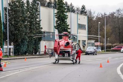 Nuertingen: Kind auf dem Fahrrad von Senior umgefahren - Rettungshubschrauber im Einsatz