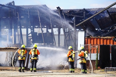 Schlierbach: Brand einer Lagerhalle