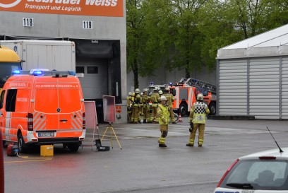 Esslingen-Zell: Wohnung brannte – 1 Schwerverletzter – Rettungshubschrauber im Einsatz