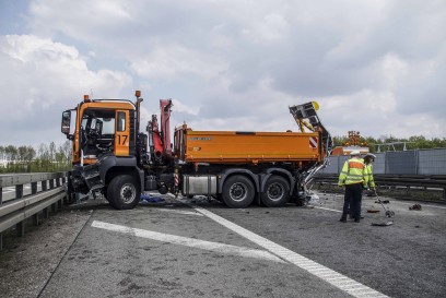 Boeblingen: Schwerer Unfall auf der a81 mit toedlichem Ausgang - langer Stau 