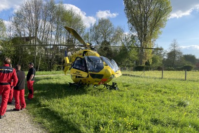 Hattenhofen:Kind faehrt ueber Strasse Leichte Verletzungen erlitt ein 8-Jaehriger bei einem Unfall am Mittwoch in Hattenhofen