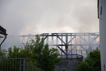 Filderstadt: Aelteres Gebaeude brennt Vollstaendig aus- Feuerwehren im Grosseinsatz