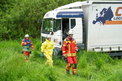 Leonberg: Schwerer Unfall zwischen LKW und PKW