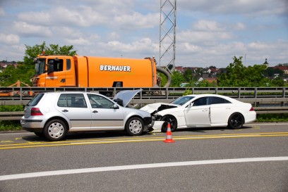 Wendlingen: Frontalcrash im Baustellenbereich auf der B313- Mehrere Verletzte 