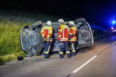 Ostfildern-Scharnhausen: Pkw ueberschlaegt sich