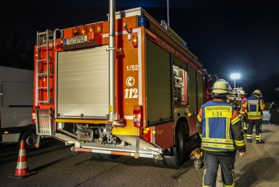 Rottenburg: Porsche uebrschlaegt sich mehrmals und faengt Feuer 