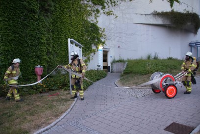 Esslingen: Dachstuhlbrand bei Kindergarten- Gluecklicherweise zu spaeter Stunde