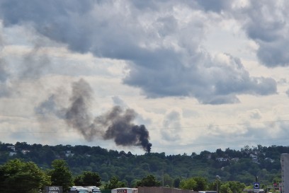 Leonberg: zwei Pkw brennen nach Auffahrunfall voellig aus